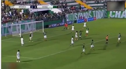 Yan hakeme kalp işareti yapan Denilson orta hakemin hışmına uğradı