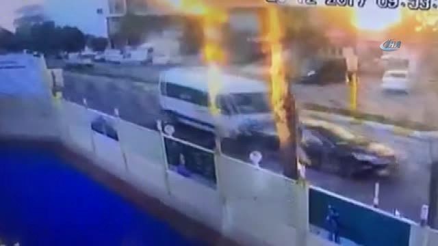 Beylikdüzü'nde Okul Servisi Kazası Güvenlik Kamerasında