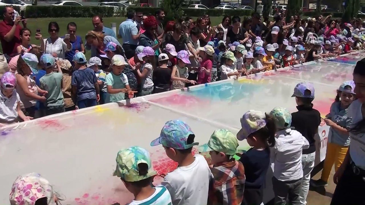 Çocukların yaptığı 100 metrekarelik ebru çalışmasına rekor tescili - HATAY