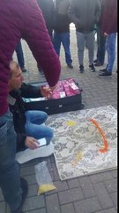 İşini hakkıyla yapan seyyar satıcı