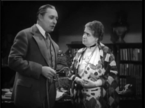 The Vampire Bat (1933) FAY WRAY part 1/2