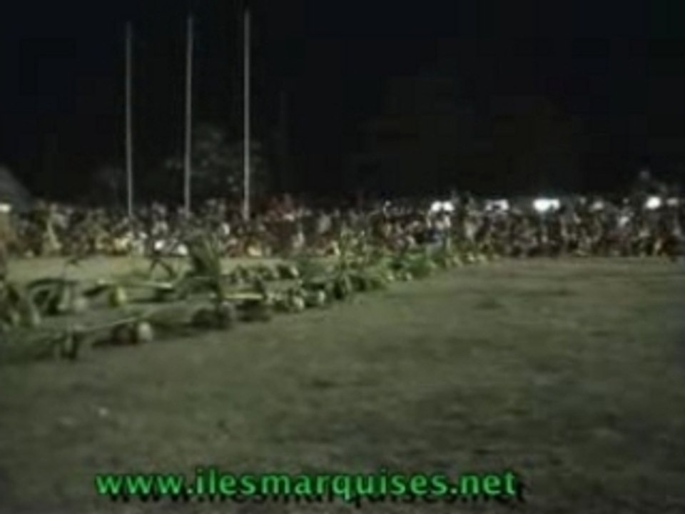 DANSES de UA POU 1  ILES MARQUISES 2003