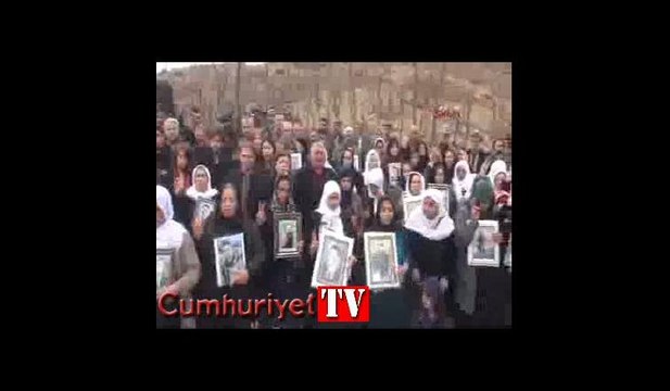 Roboski'de 34 kişi mezarları başında gözyaşları ile anıldı