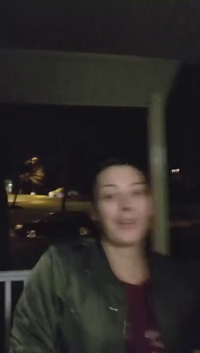 Ce streameur Twitch file 1000$ de pourboire à une livreuse de pizza ! Regardez sa réaction