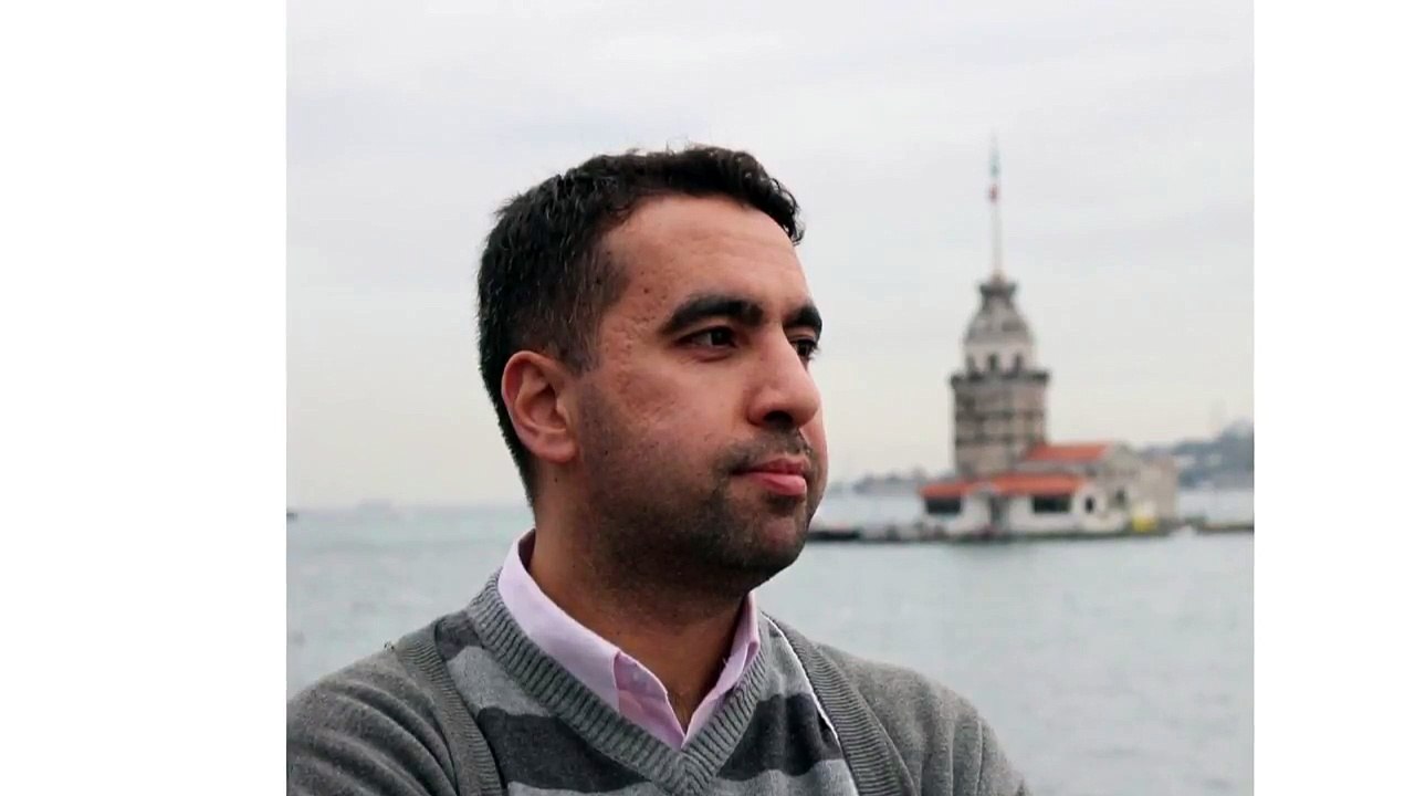 Istanbul, Kız Kulesi. Maiden's Tower. Medine ezanı. Metin Demirtaş.Blue Mosque Call to Prayer. Beautiful Azan from Sultan Ahmed Mosque. Most Beautiful azan call to prayer from blue mosque. Sultanahmet Camii Medine ezanı. Azan from Sultanahmet Mosque.