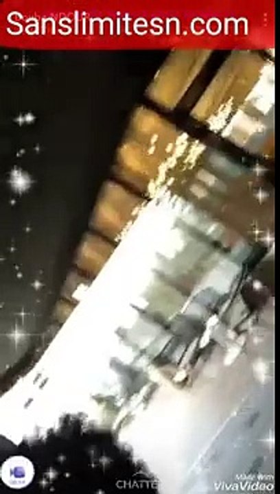 Bouba Ndour oublie son petit théâtre brûlé et nous présente sa nouvelle copine sur Snapchat