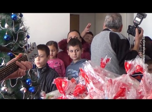 Paketići za decu iz hraniteljskih i socijalno ugroženih porodica, 28. decembar 2017 (RTV Bor)