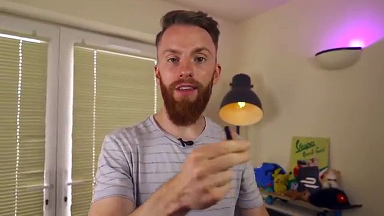 Ce magicien va vous bluffer avec un simple stylo et son capuchon