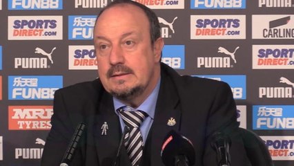 20e j. - Benitez : "Man City doit rester constant"