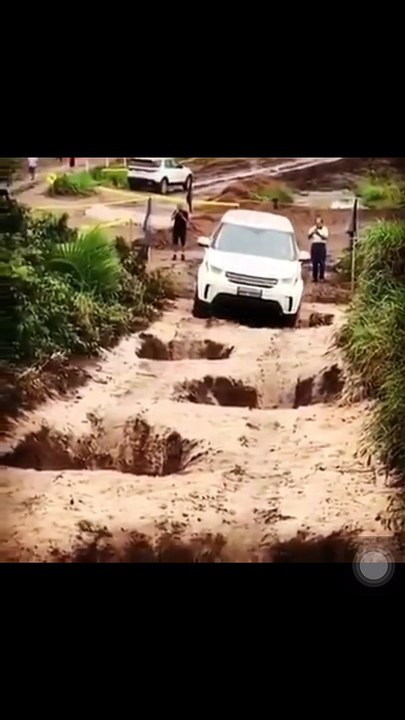 Rang Rover off Road clip