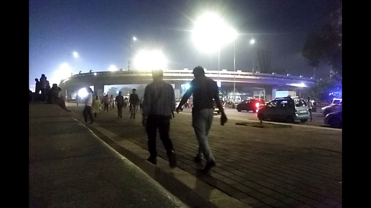 Marine drive | Mumbai | Beautiful view| Marine drive bridge at night| Romantic place | Sea view