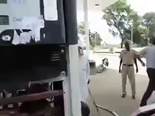 Must Watch: Fraud at an Indian Petrol Pump