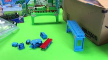 Thomas and Friends MEGA Bloks MEGA Train Haul - 10 locomotives