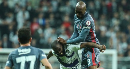 Beşiktaş'ta Atiba Hutchinson Sakatlanarak Oyunan Çıkmak Zorunda Kaldı