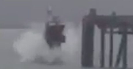 Man Drives Off Oregon Pier to Avoid Police