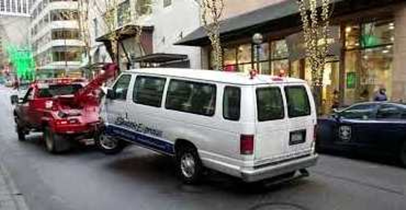Van Injures Several After Mounting Sidewalk in Downtown Seattle