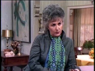 Maude S01E10