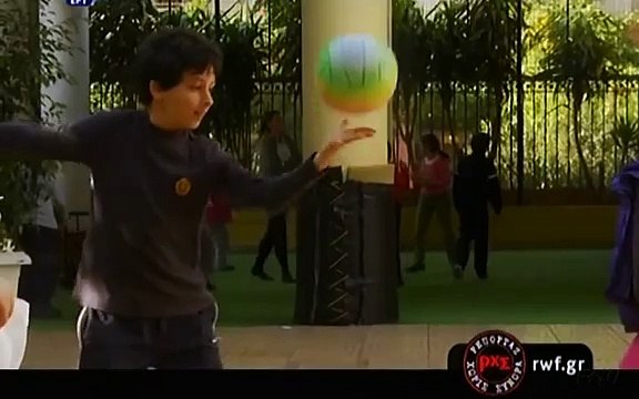 2011-02-02 Ρεπορτάζ Χωρίς Σύνορα - Ξέρουμε τι τρώμε ; Το ιπτάμενο burger και άλλες ιστορίες part 2/2