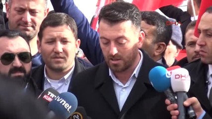 Download Video: Şehit Aileleri ve Gaziler CHP Önüne Siyah Çelenk Bıraktı