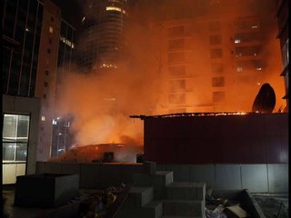 ಮುಂಬೈನ ಕಮಲಾ ಮಿಲ್ಸ್ ಕಾಂಪೌಂಡ್ ನಲ್ಲಿ ಭೀಕರ ಅಗ್ನಿ ದುರಂತ | Oneindia Kannada