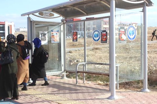 Üniversitede 'Müslüman Yılbaşı Kutlamaz' ve 'Piyango Haramdır' Afişleri