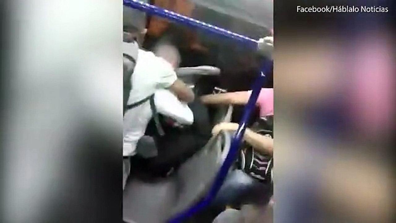 Colombian bus driver punches a passenger for ringing bell video