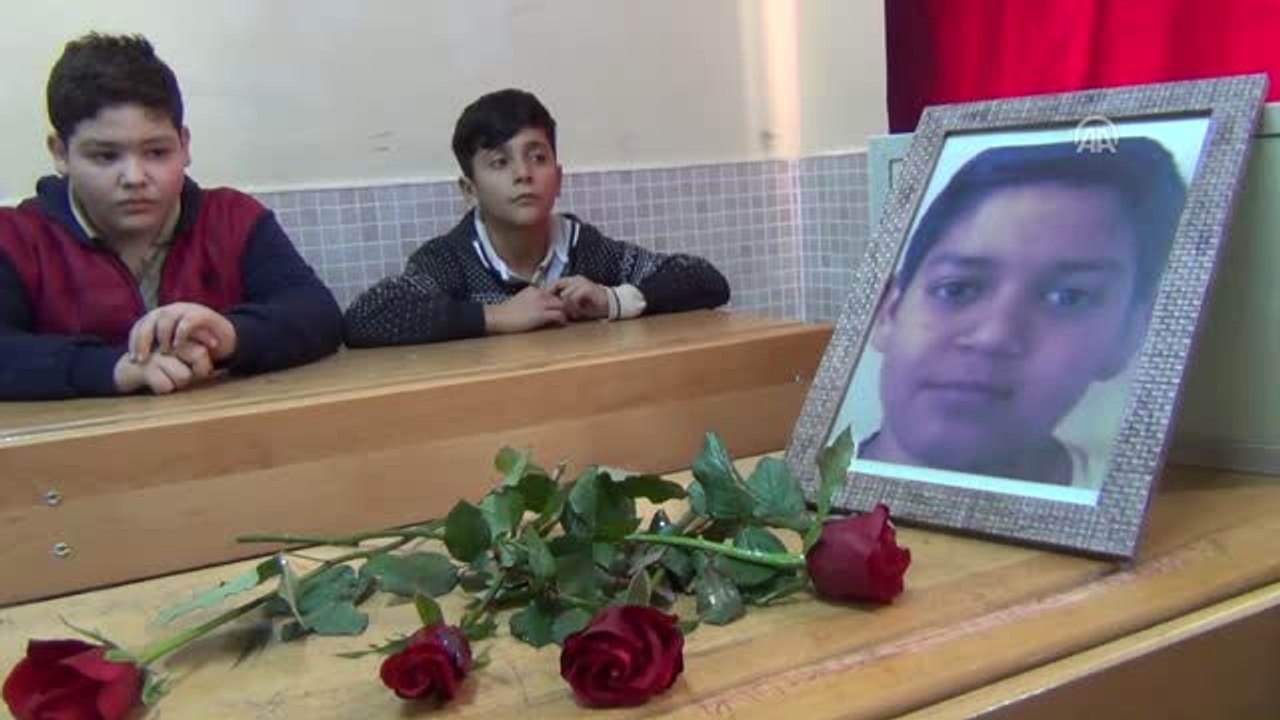 Öğrenciler Yangında Ölen Arkadaşlarını Unutmadı