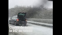 Chutes de neige: la E42 au ralenti