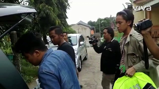 Polisi Geledah Pabrik Pembuat Narkoba di Depok