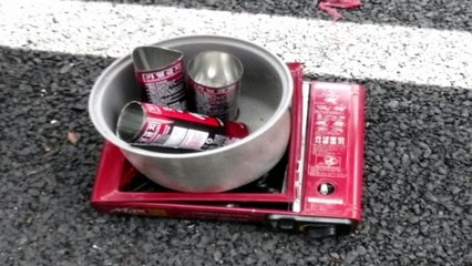 끓는 물에 휴대용 부탄가스 데우다 펑...4명 화상 / YTN