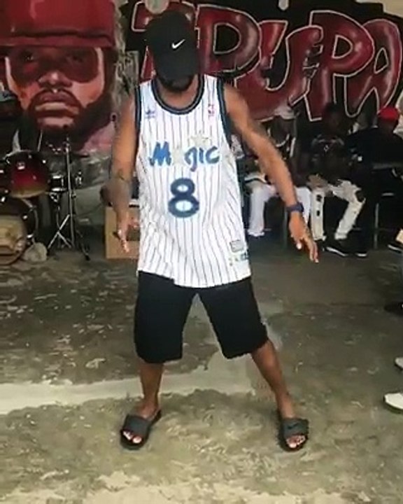 FALLY IPUPA EN PLEINE FORME-REGARDEZ