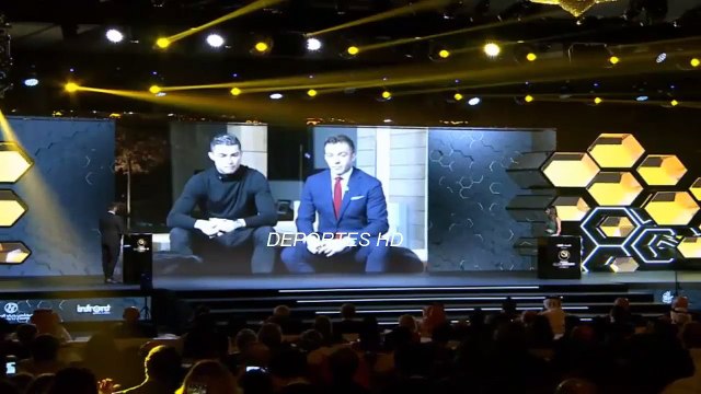 Pouco espaço para tanto troféu? Eis a resposta de Cristiano Ronaldo