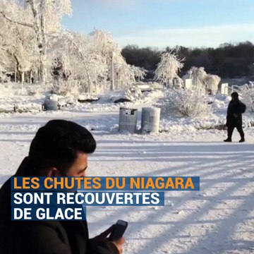 Au Canada, la glace a recouvert les chutes du Niagara