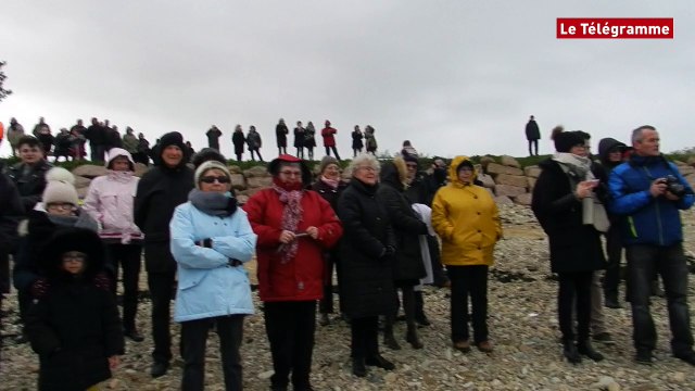 Pleubian. Les Givrés de l'Armor prennent leur dernier bain de l'année en musique !