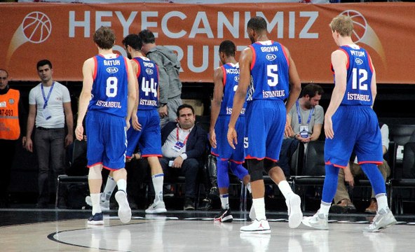Anadolu Efes Rahat Kazandı