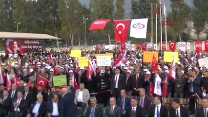 Descargar video: Hatay Çelik İşçisi Yeni Yıla Mutlu ve Umutlu Giriyor