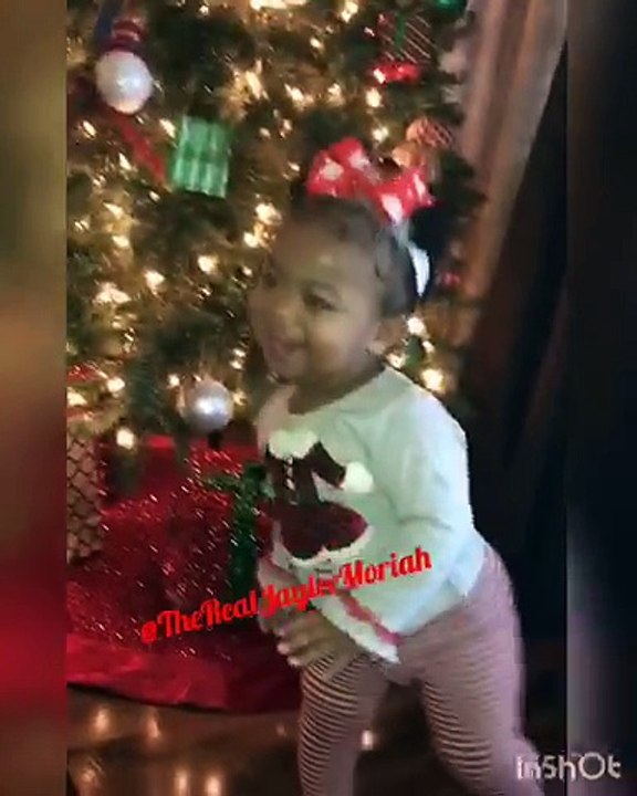 This baby girl knows that she's cute! We all should have this much confidence❤️❤️!