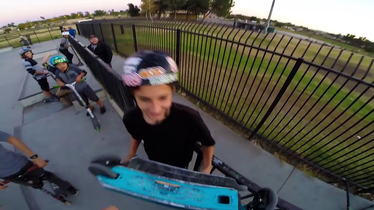 TANNER FOX SCOOTER DECK VS RAYMOND WARNER SCOOTER DECK! *GAME OF SCOOT*