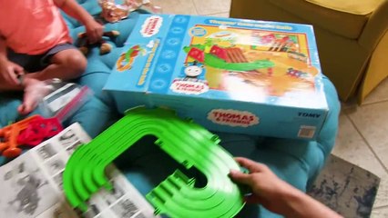 RARE THOMAS TRAIN TOMY! Thomas Train Race on the Rails Playset _ Fun Toy Trains for Ki