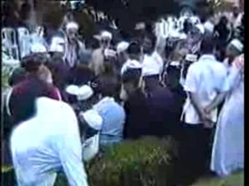 EMOTIONAL Janazah (Funeral) Of Sheikh Ahmed Deedat