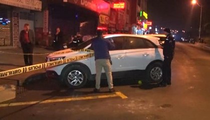 Küçükçekmece'de Gazino Çıkışında Silahlı Kavga, 2 Yaralı