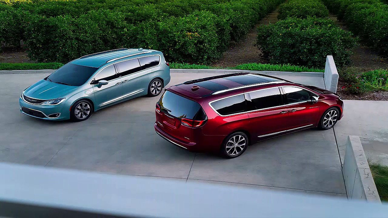Chrysler Pacifica - 2017 Chrysler Pacifica First Look Review #Auto_HDFr