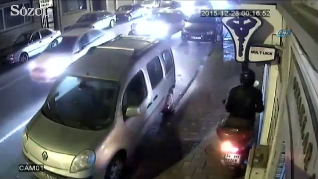 Herkesin gözü önünde motosikleti çaldılar