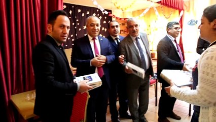 Kaymakam Rektörle birlikte tablet dağıttı