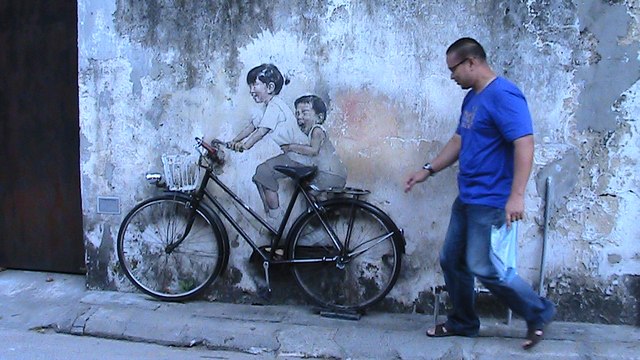 Paris Penang Mural Street Art - Malaysia Holidays