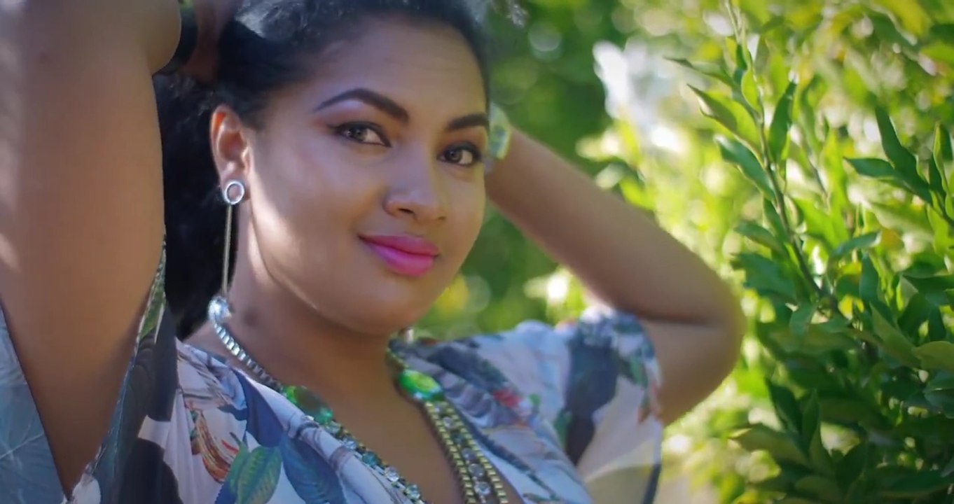 VANEY'S    -     Ka magninofy atoandro      (Gasy HD 2017)