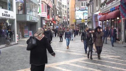 Trabzon'da Mağazalarda Yılbaşı Hareketliliği Yaşanıyor