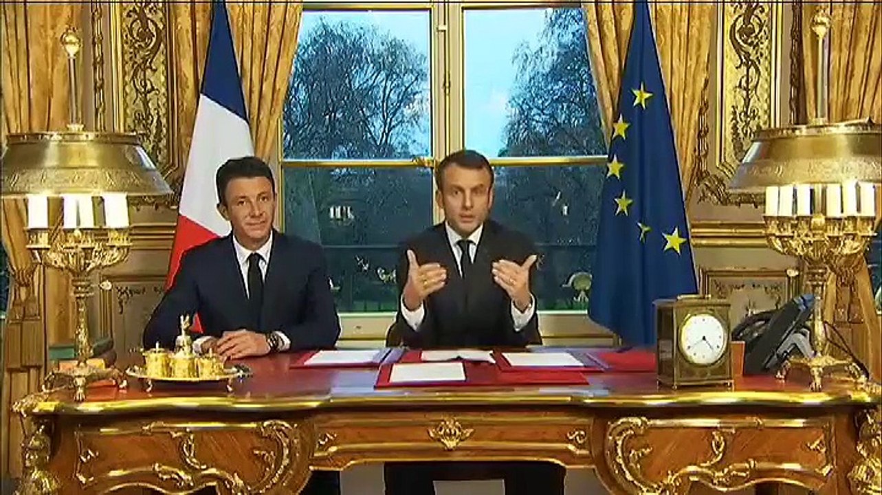 Budget, financement de la Sécurité sociale et hydrocarbures : Emmanuel Macron signe trois lois qui vont "changer votre quotidien"