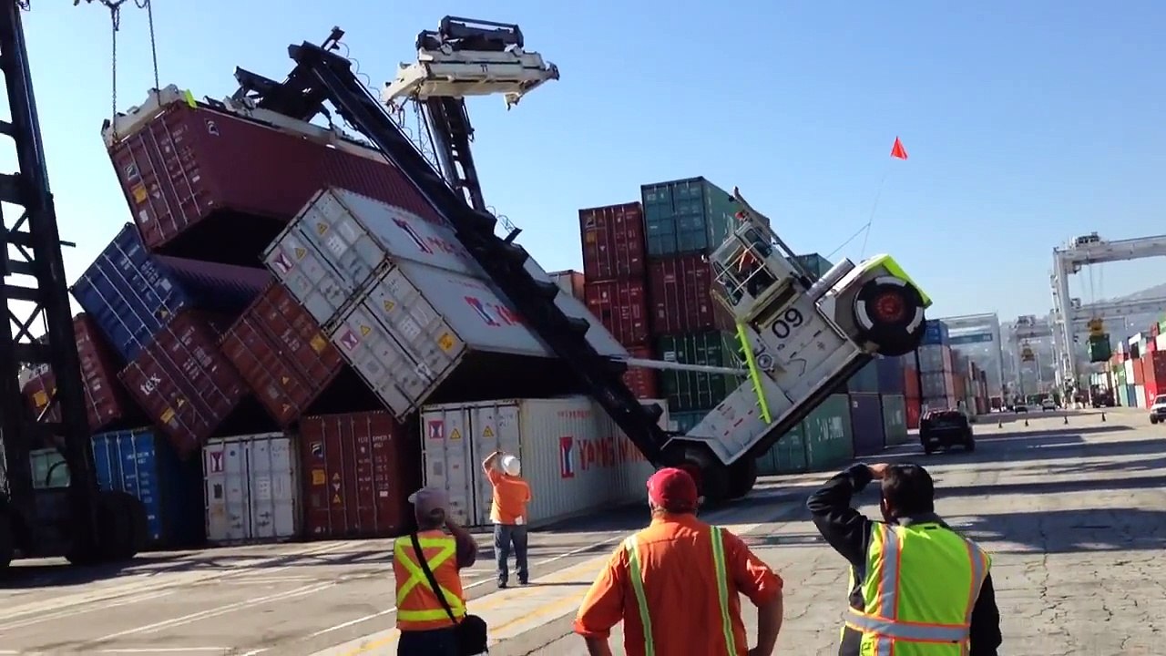 Quand régis a déchargé tous les containers d'un coup...