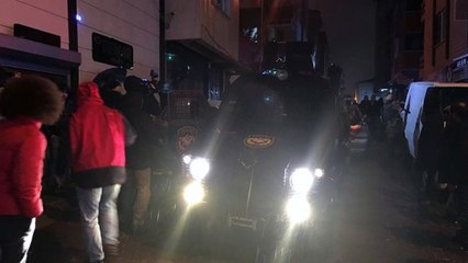 Kağıthane'de Markette Silahlı Çatışma: 1'i Polis 2 Yaralı